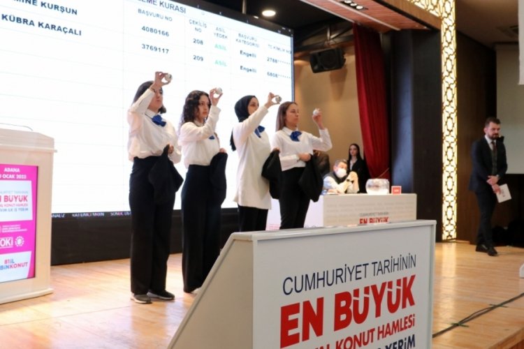 Adana'da 6 bin 356 konut i&ccedil;in kuralar &ccedil;ekilmeye başlandı