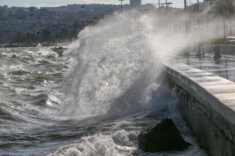 Akdeniz'e Meteoroloji'den fırtına uyarısı