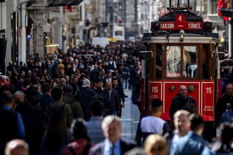 T&uuml;rkiye'nin n&uuml;fus artış hızı d&uuml;ş&uuml;yor