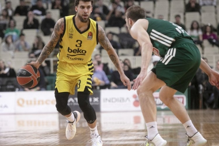 Fenerbah&ccedil;e Beko 5 ma&ccedil; aradan sonra kazandı