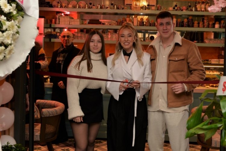 'Le Profit'ti'den renkli a&ccedil;ılış