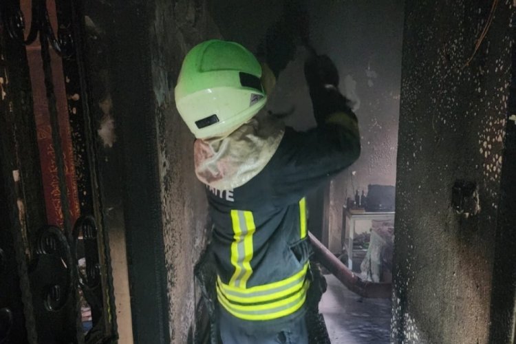 Muğla'da sobadan &ccedil;ıkan yangın evi k&uuml;le &ccedil;evirdi