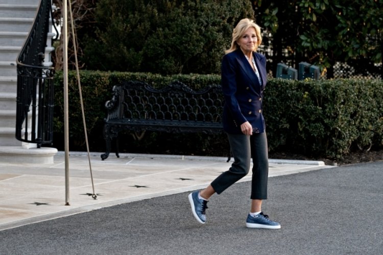 First Lady Biden g&ouml;z&uuml;nden ameliyat oldu