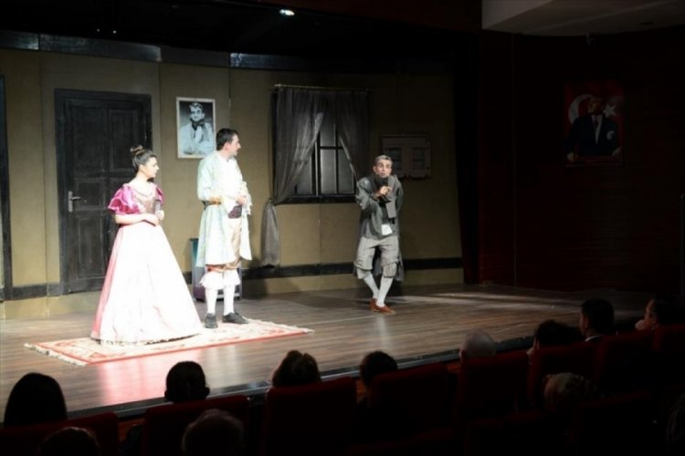 Moliere'in Cimrisi Bursa'da İneg&ouml;ll&uuml;lerle buluştu
