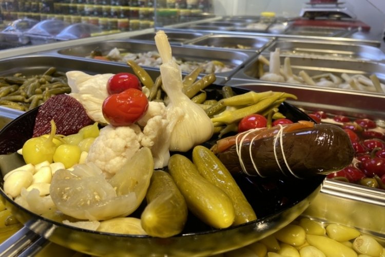 &Uuml;&ccedil;l&uuml; salgına karşı savaşan en doğal antibiyotik, turşu