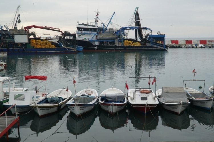 Marmara Denizi'nde lodos etkisini yitirdi, ulaşım normale d&ouml;nd&uuml;
