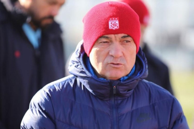 Sivasspor Teknik Direkt&ouml;r&uuml; Rıza &Ccedil;alımbay Uğur &Ccedil;ift&ccedil;i a&ccedil;ıklaması yaptı