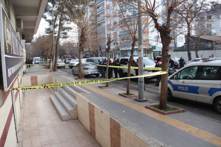 Diyarbakır'da silahlı saldırı! 2 kişi yaralandı
