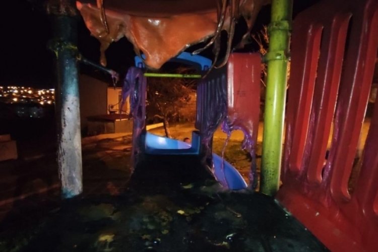 Edirne &ccedil;ocuk parkına &ccedil;irkin saldırı