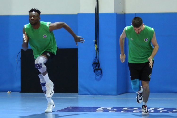 Bursa B&uuml;y&uuml;kşehir Belediyespor, Christian Arthur Voukeng'ı kadrosuna kattı