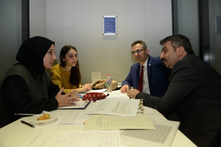 Bursa Yıldırım Belediye Başkanı Yılmaz'dan, BT&Uuml;'li &ouml;ğrencilere ziyaret