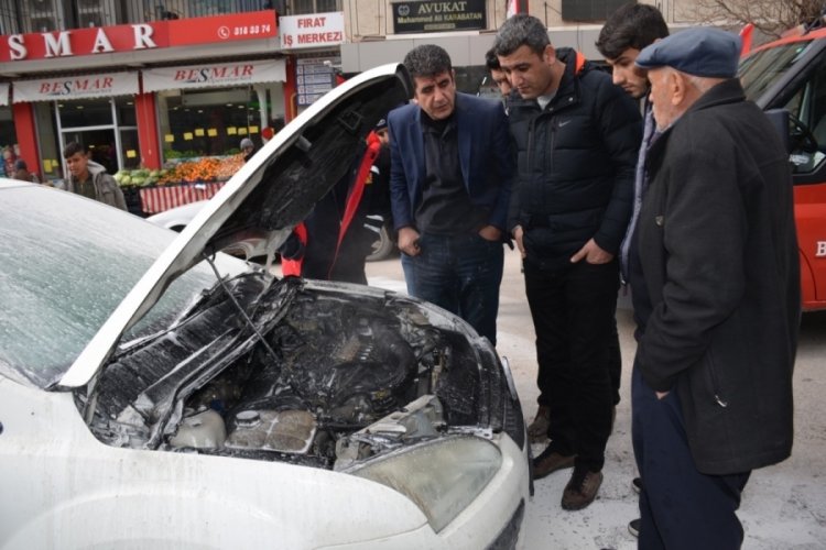 Adıyaman'da seyir halindeki otomobilde korkutan yangın