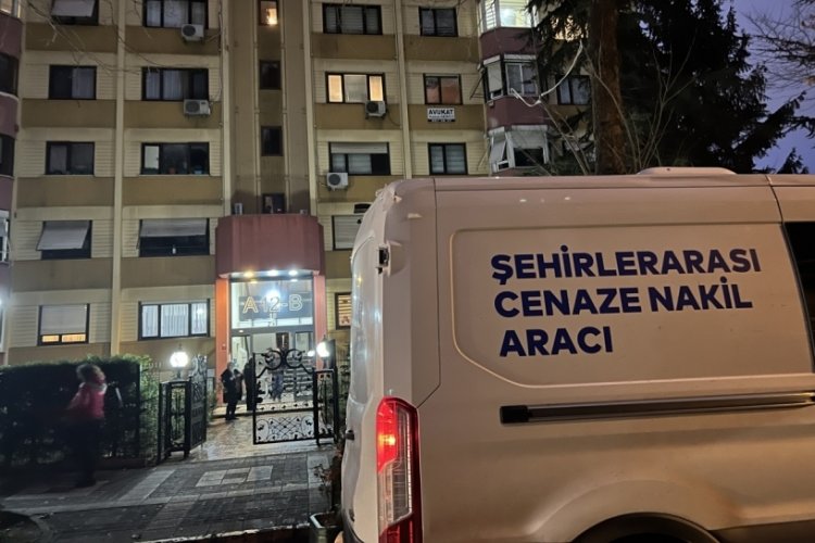İstanbul'da 64 yaşındaki kadın 12'nci kattan d&uuml;şerek hayatını kaybetti