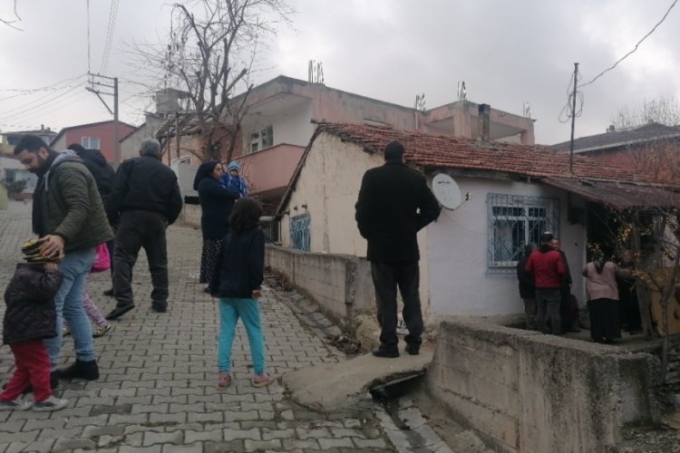 Kocaeli'nde gecekonduda elektrikli şofben patladı