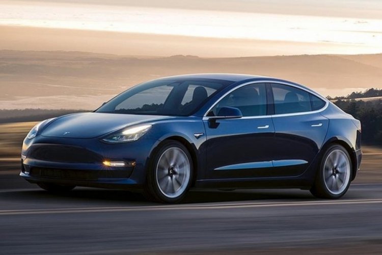 Tesla satışlarını artırmak i&ccedil;in indirime gidiyor
