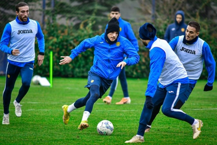 Adana Demirspor ile Ankarag&uuml;c&uuml; kozlarını paylaşacak