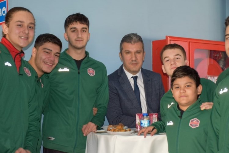 Bursa, Hentbol Yarı Final Ma&ccedil;larına damga vurdu!