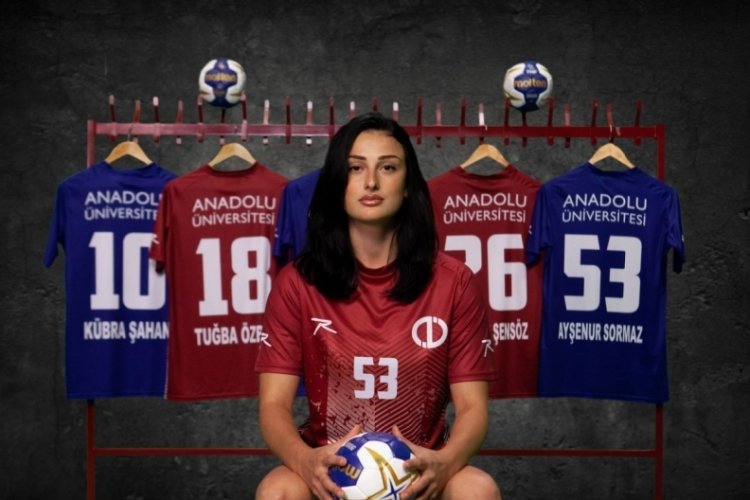 Milli Hentbolcu Ayşenur Sormaz, İtalya'ya transfer oldu