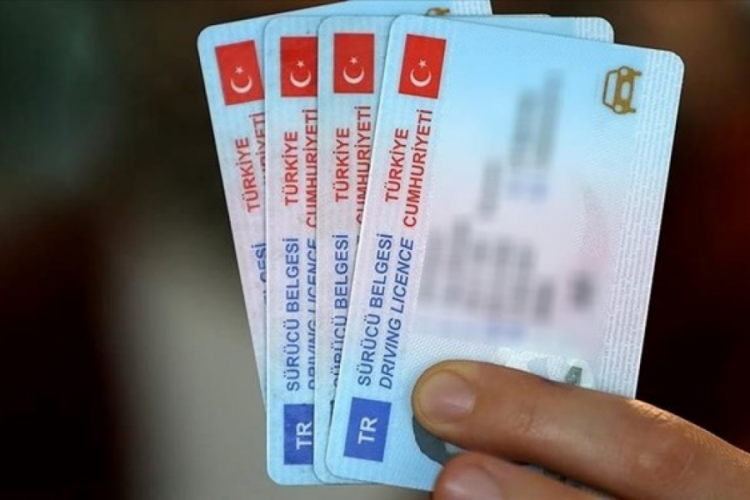 Otob&uuml;s ehliyetinde yaş sınırında değişiklik!