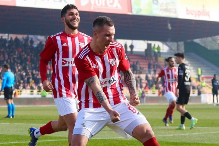 Boluspor, Manisa FK'yi 3 golle devirdi