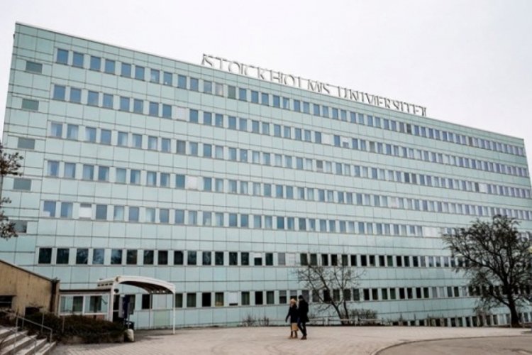 T&uuml;rk &ouml;ğrenciye İsve&ccedil;li profes&ouml;rden "NATO" bahaneli ret