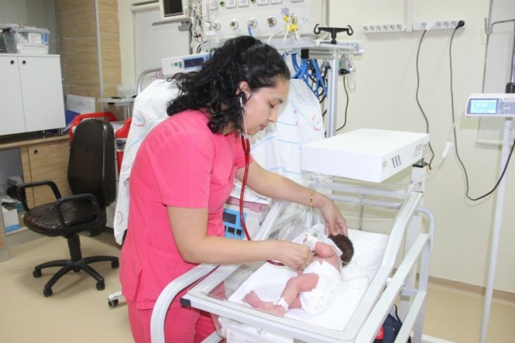 Karaman'da cami kapısına 10 g&uuml;nl&uuml;k bebek bırakıldı