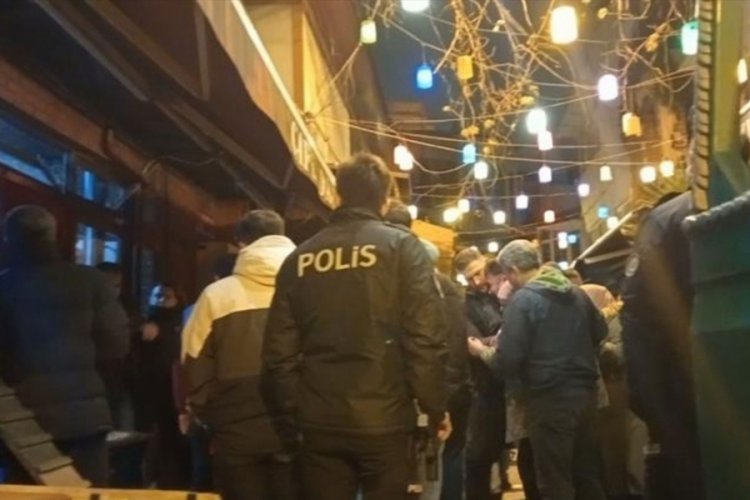 İstanbul'da cinayet! Kafede ortağını başından vurarak &ouml;ld&uuml;rd&uuml;
