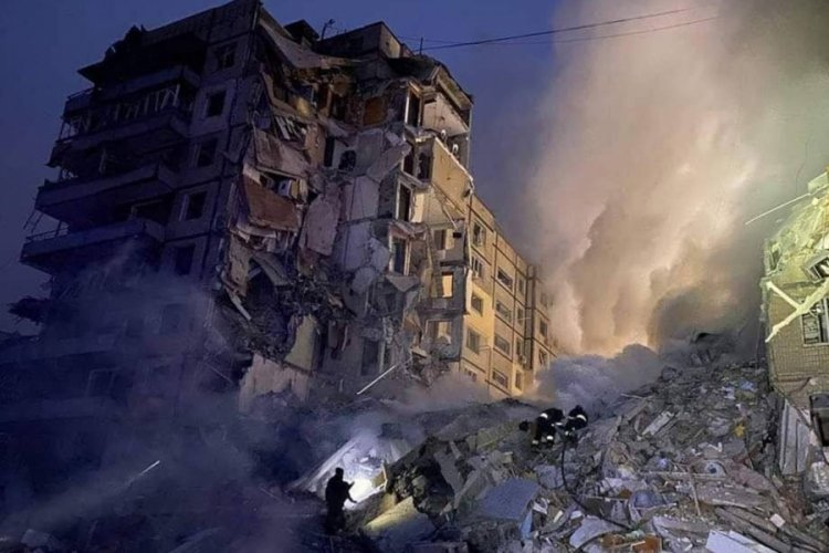 Rusya'dan Ukrayna'ya f&uuml;ze saldırısı! &Ouml;l&uuml; sayısı artıyor