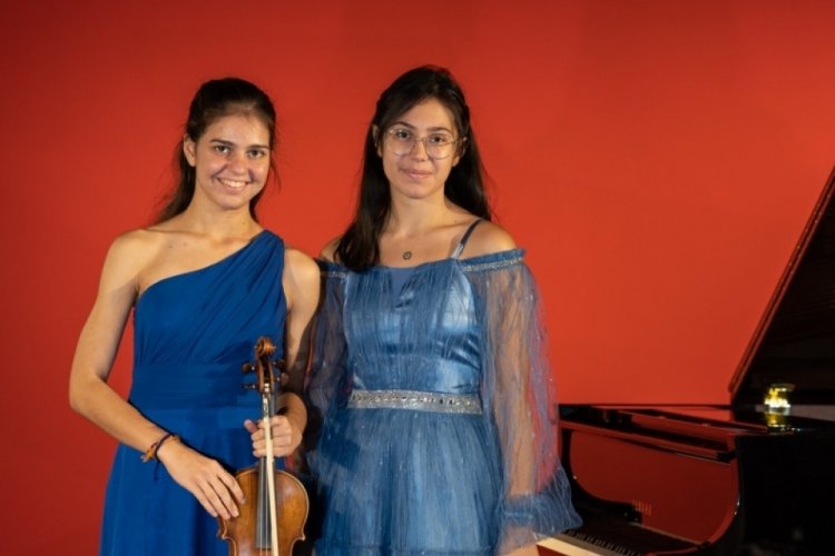 Bursalı kızların konserleri ayakta alkışlanır