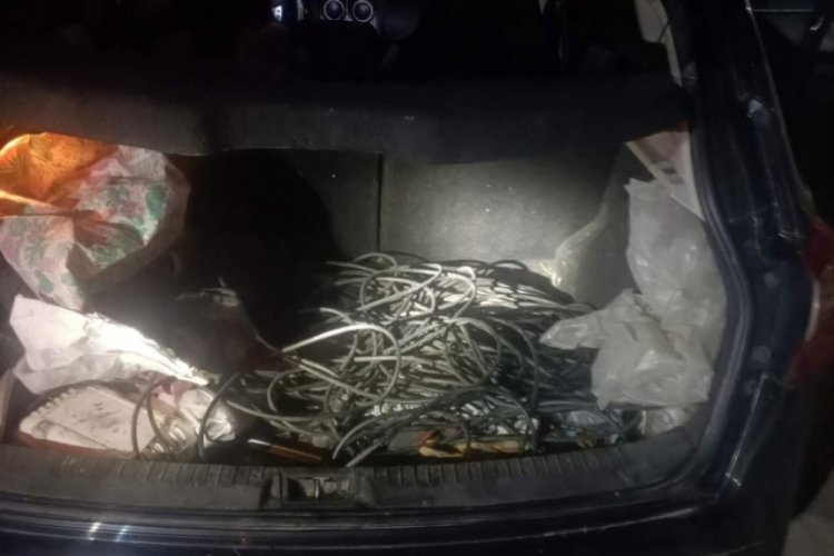 Mudanya'da, ev ve işyerlerinden hırsızlık yaptığı belirlenen 3 kişi yakalandı
