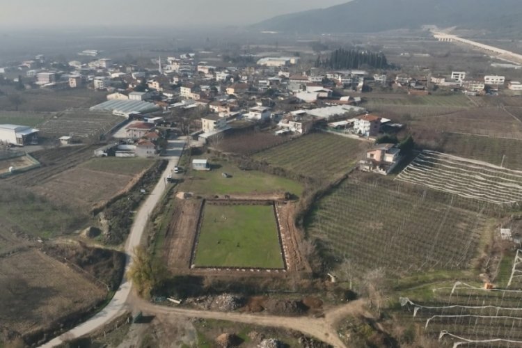 Gürsu'nun kazıklıköy mahallesi'ne futbol sahası yapılıyor