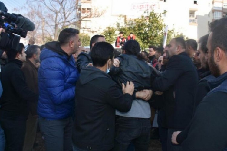 İzmir'de Kılı&ccedil;daroğlu'nun korumalarıyla iş&ccedil;iler arasında arbede
