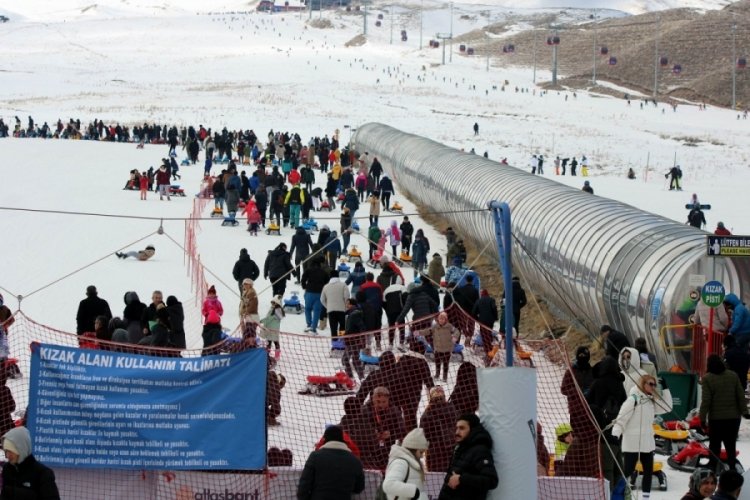 Erciyes'e turist yağdı