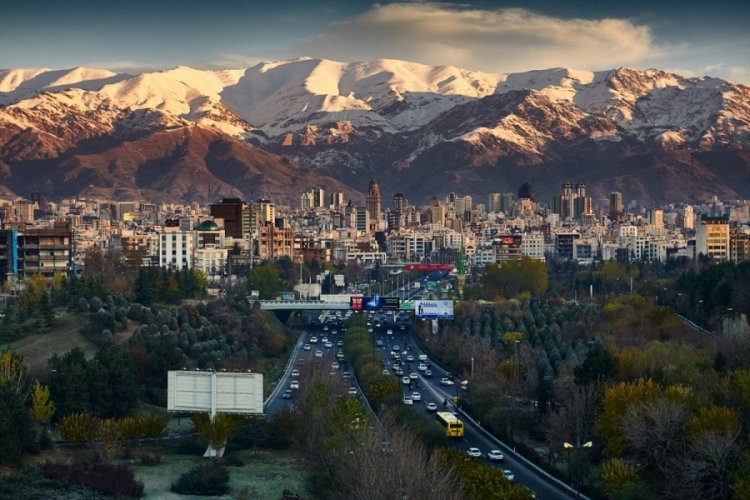 İran'da doğal gaz sıkıntısı! Devlet daireleri ve &uuml;niversiteler tatil edildi