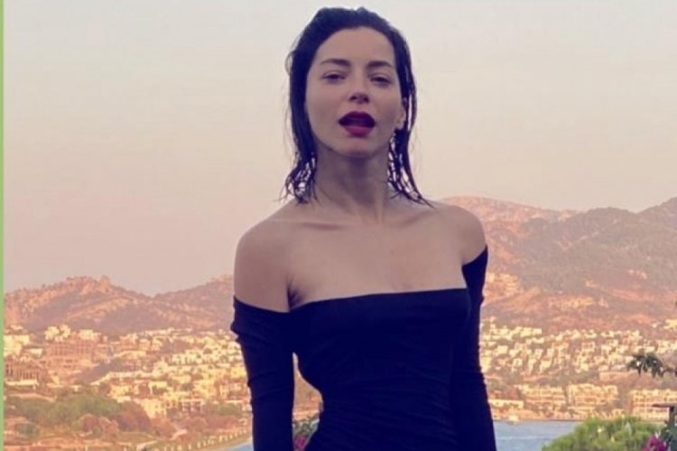 Merve Boluğur ayna karşısında eşofmanını indirip poz verdi