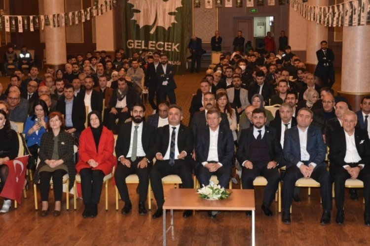 Davutoğlu'ndan Bah&ccedil;eliye: Hadi başka kapıya