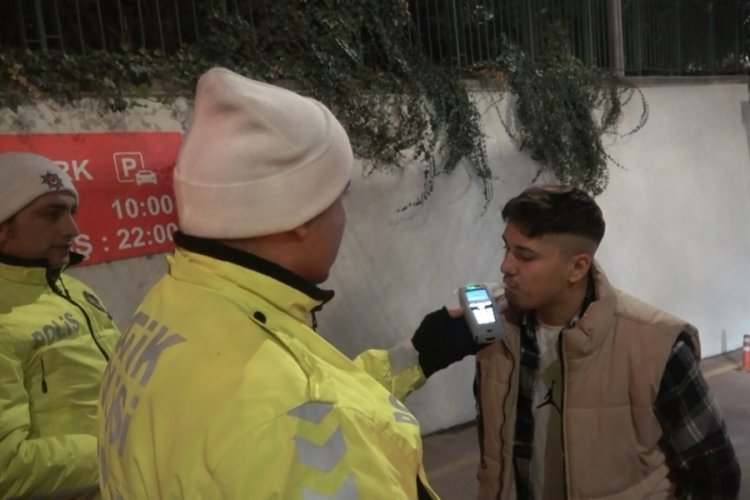 Bursa'da alkoll&uuml; s&uuml;r&uuml;c&uuml;n&uuml;n arkadaşı beddua yağdırdı