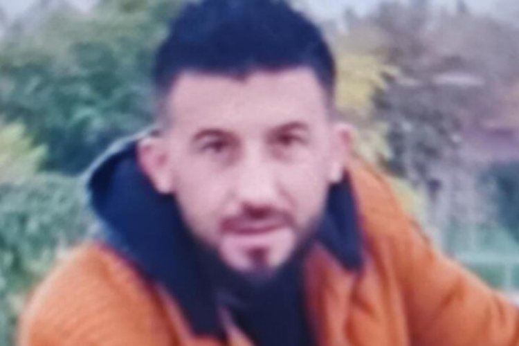 Evinin &ouml;n&uuml;nde silahlı saldırıya uğradı, hastanede &ouml;ld&uuml;!