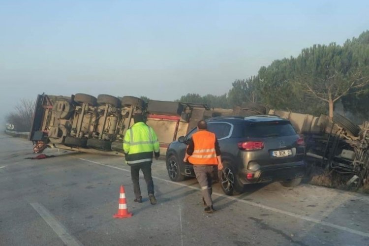 &Ccedil;anakkale Biga'da TIR kazası