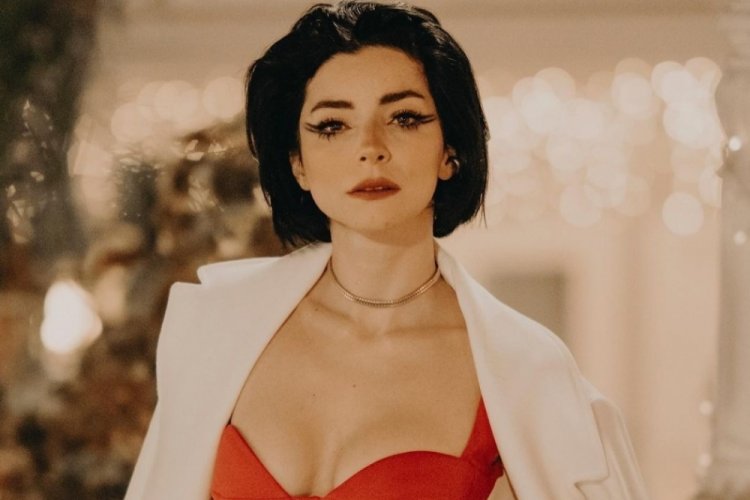 &Uuml;nl&uuml; kişiden Merve Boluğur'a sert s&ouml;zler!