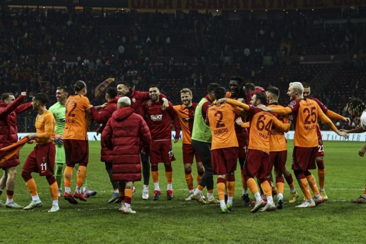 Galatasaray'da 4 futbolcuya teklif var