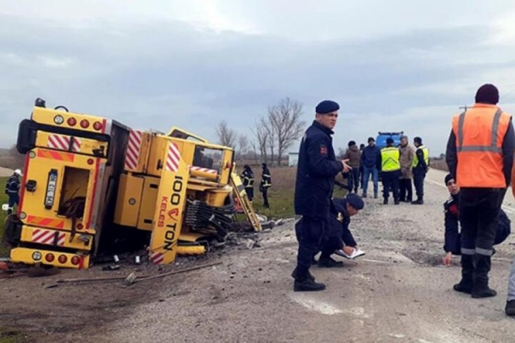 Tekirdağ'da kamyon devrildi; 1 &ouml;l&uuml;, 1 yaralı var