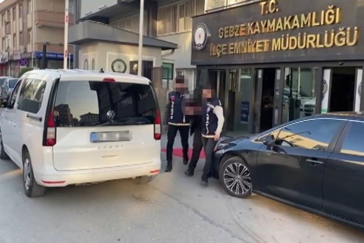 İşyerinde hırsızlık yaptı 1 g&uuml;n ge&ccedil;meden yakalandı