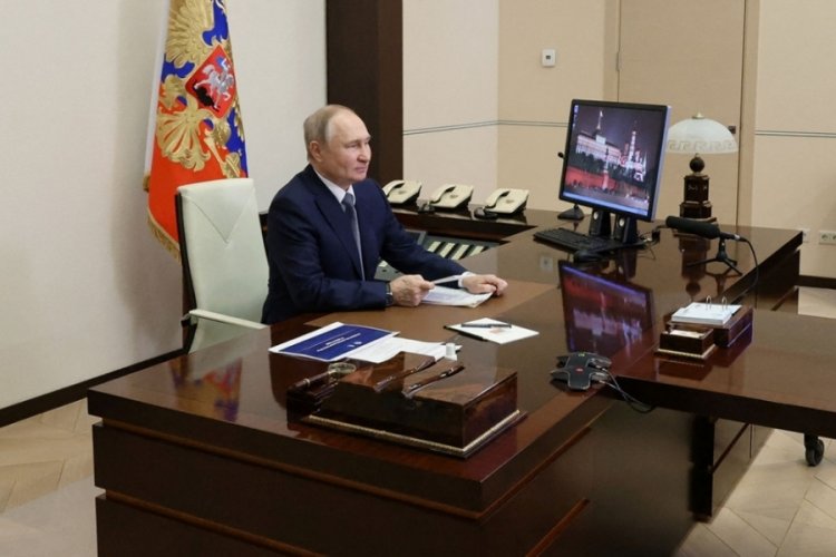 Rusya Devlet Başkanı Putin'den Rus şirketlere izin: Onların oylarını dikkate almayın