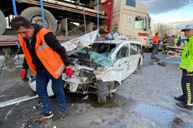 Kocaeli TEM'de 9 ara&ccedil;lı zincirleme kaza