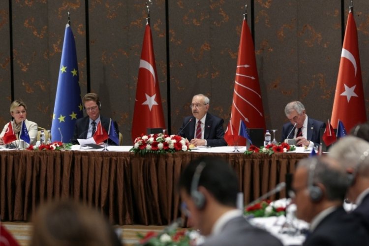 Kemal Kılı&ccedil;daroğlu, AB &uuml;yesi &uuml;lkelerin b&uuml;y&uuml;kel&ccedil;ileriyle bir araya geldi
