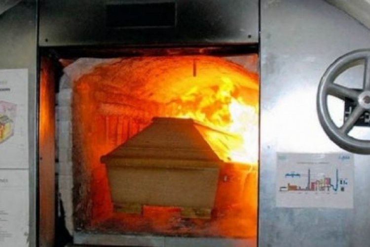 Almanya'da yeni cenaze yakma skandalı