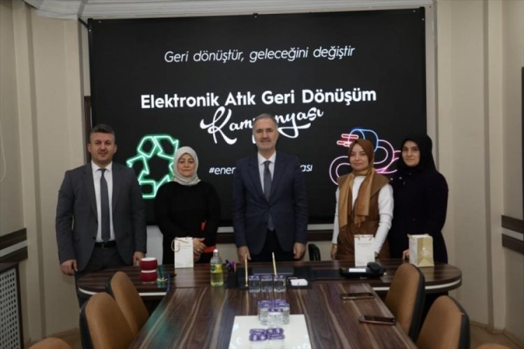 Bursa'da 'Elektronik atığı getir termostatı g&ouml;t&uuml;r' kampanyasının &ouml;d&uuml;lleri sahiplerini buldu