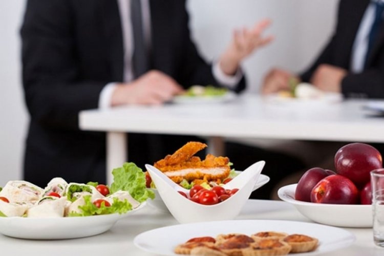 Uzmanlar uyardı! Masa başı &ccedil;alışanlar dikkat