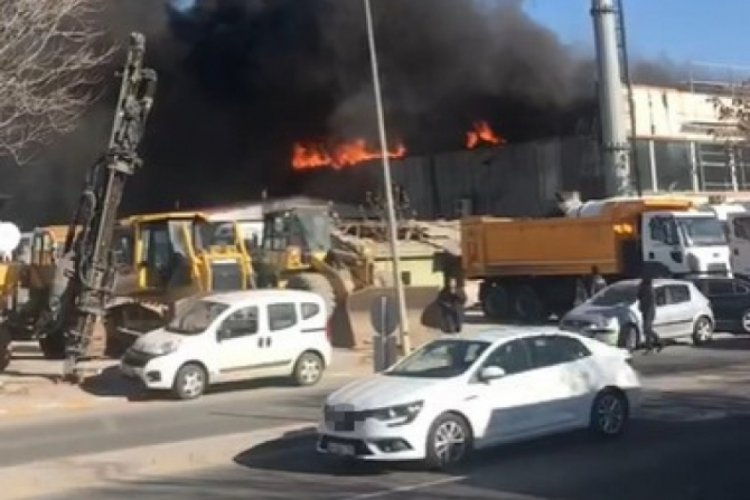 Ankara-İstanbul Yolu'ndaki mağazada yangın